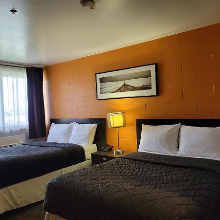 Roadking Inns Motel YYC 외부 사진