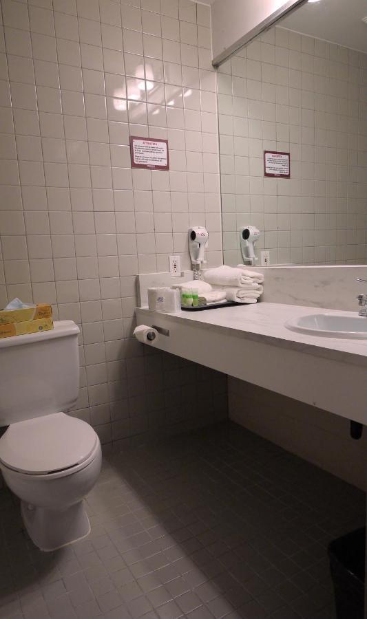 Roadking Inns Motel YYC 외부 사진