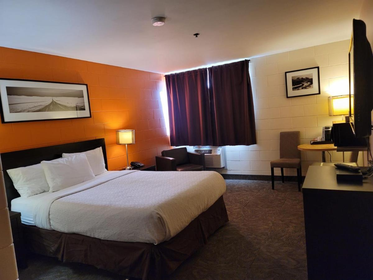 Roadking Inns Motel YYC 외부 사진