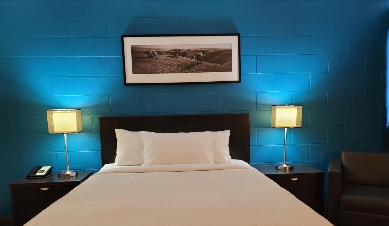 Roadking Inns Motel YYC 외부 사진
