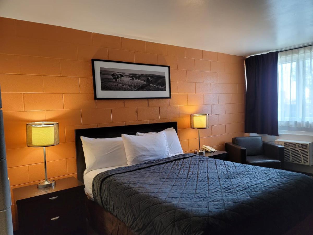 Roadking Inns Motel YYC 외부 사진