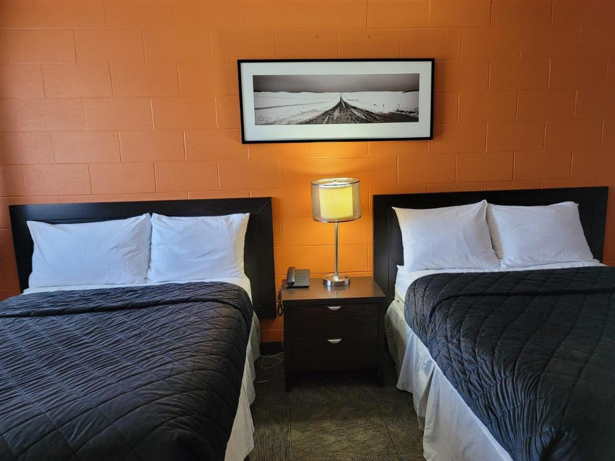 Roadking Inns Motel YYC 외부 사진